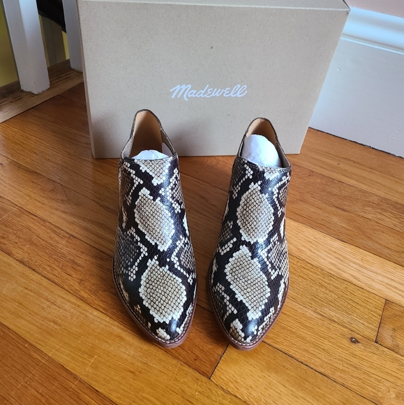 Madewell Sonia Low Leather Chelsea Boot - Picture 9 of 13